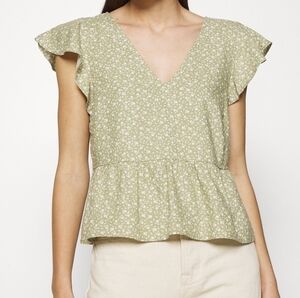 Abercrombie & Fitch Sage Floral Top